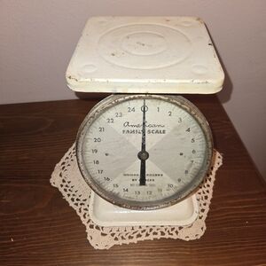 White Kitchen Scale